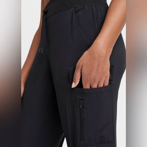 Athleisure Cargo Joggers - black - size Medium